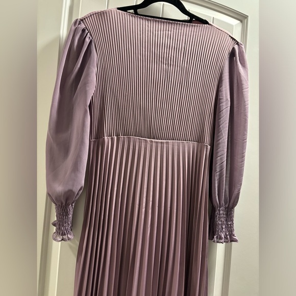 Lilac dress Modest - Picture 5 of 6